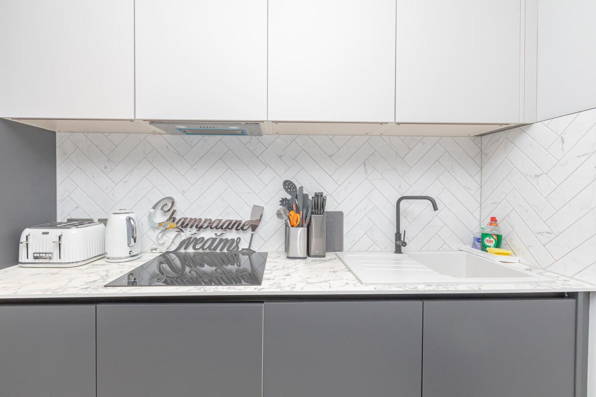 Flash Sales Offer - Any Week Day No Minimum Night Restrictions Brighton City Centre Seafront 1 Bedroom Flat Bn133Duk02 Bagian luar foto